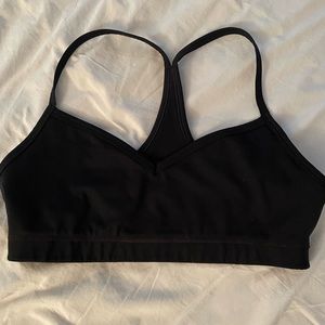 Gapfit recycled medium impact sports bra. Size: M Color: Black